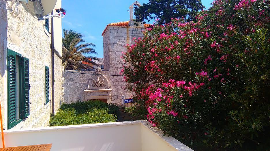 Pag studio Garden Pag Town Esterno foto