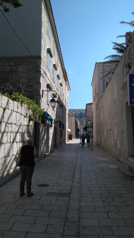 Pag studio Garden Pag Town Esterno foto